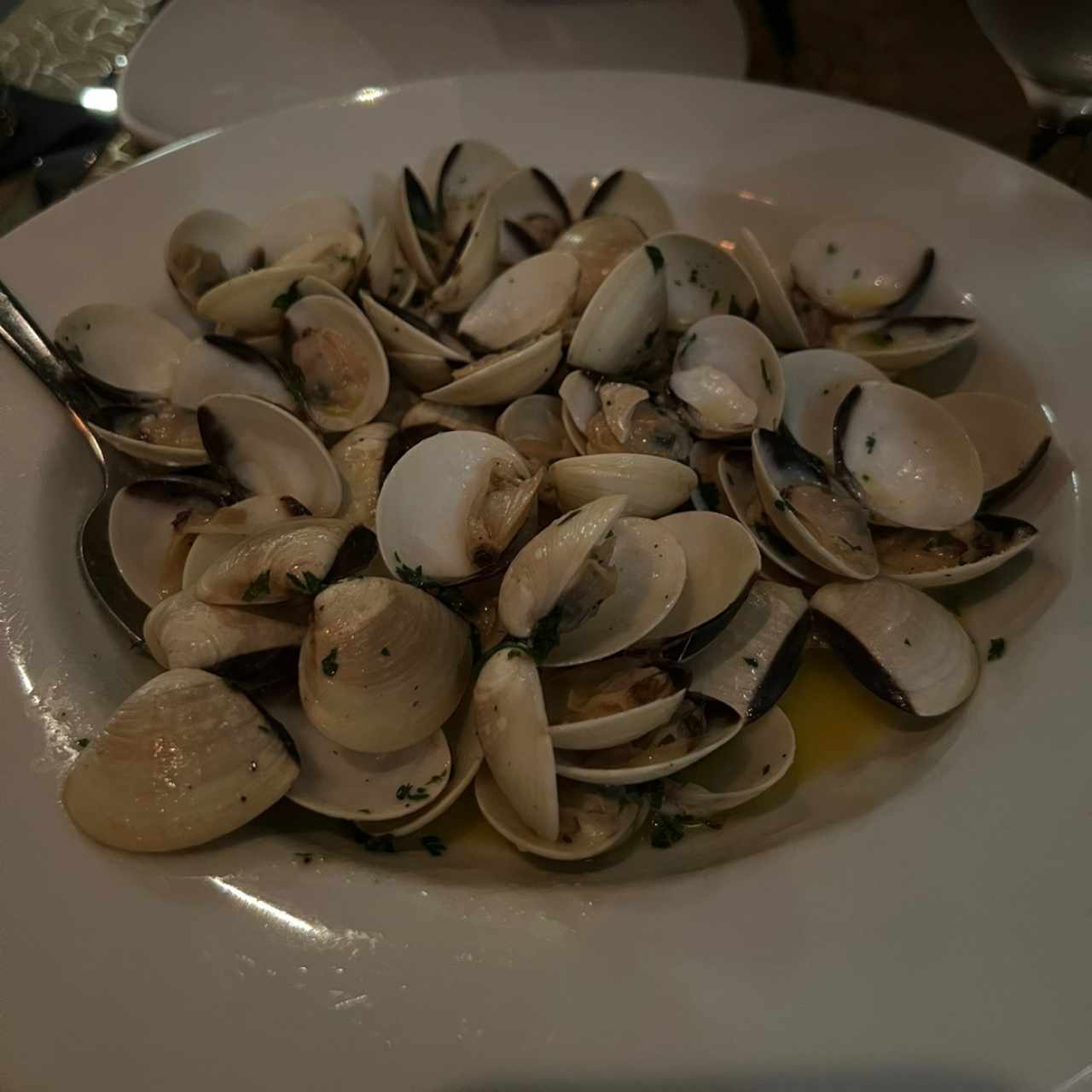 Almejas al ajillo
