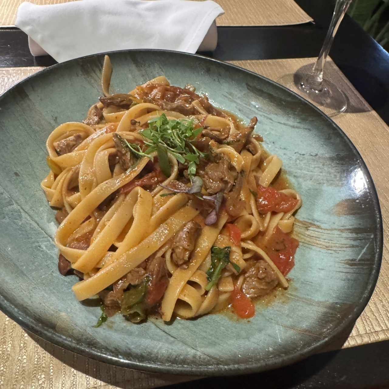 Pasta con Trozos de Filete