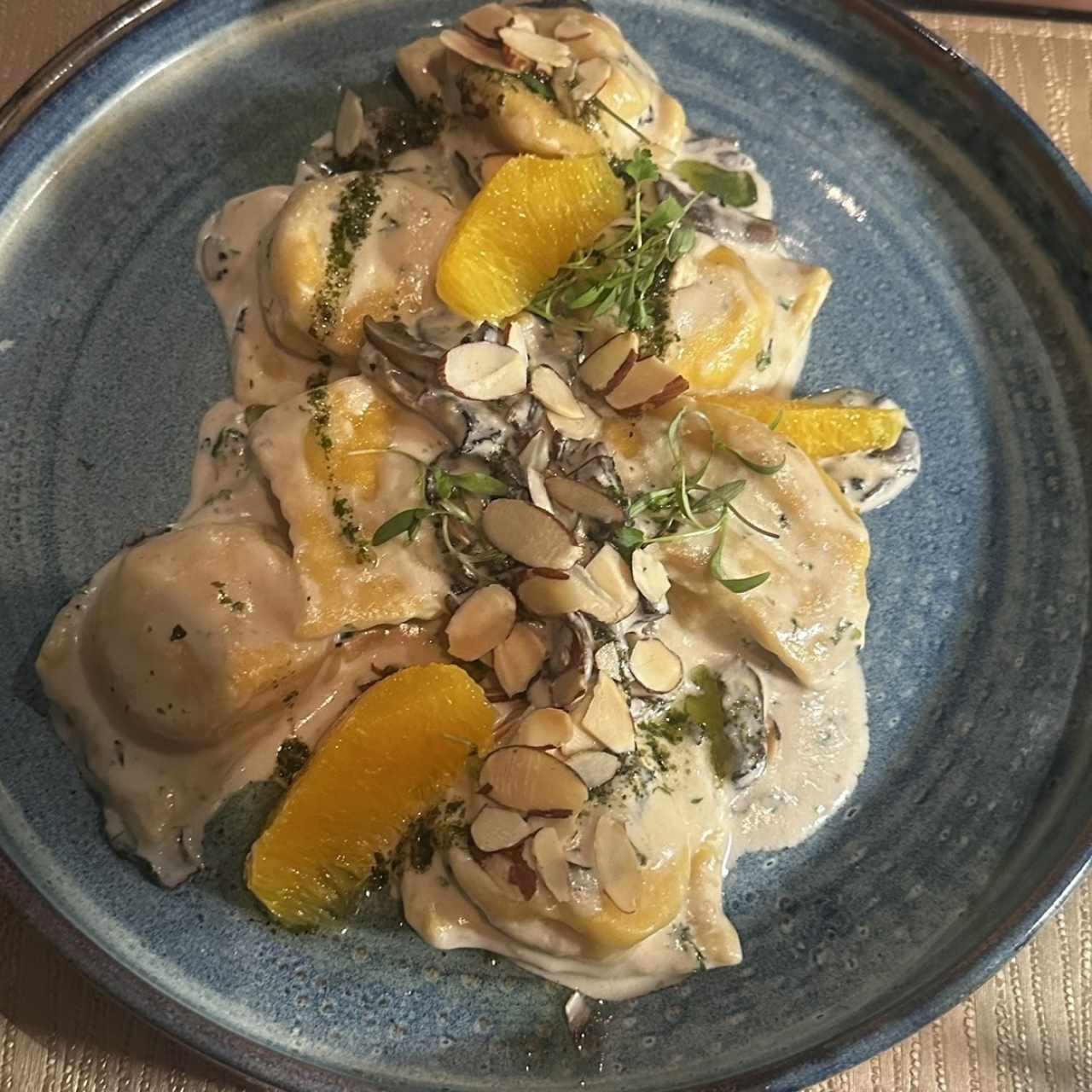 Pasta a la Crema con Trozos de Pollo