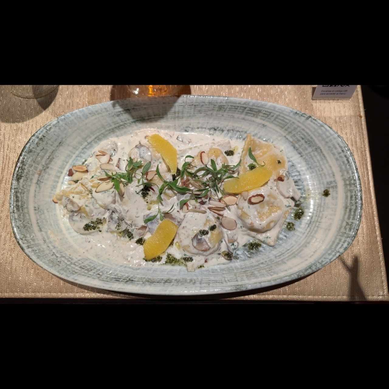 Raviolis de Ricotta, Champiñones Confitados y Espinaca