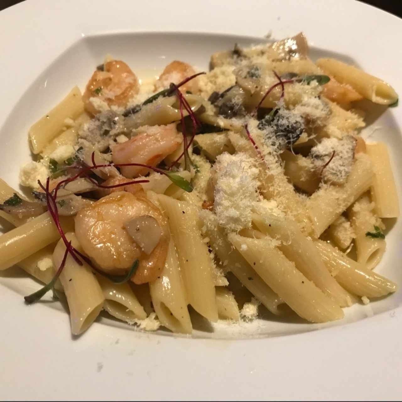 Plato fuerte - Pasta funghi con camarones