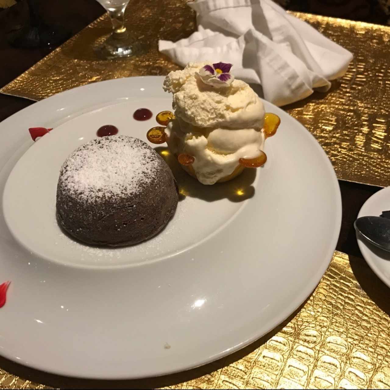 Dessert - Fondant de chocolate con helado de vainilla 