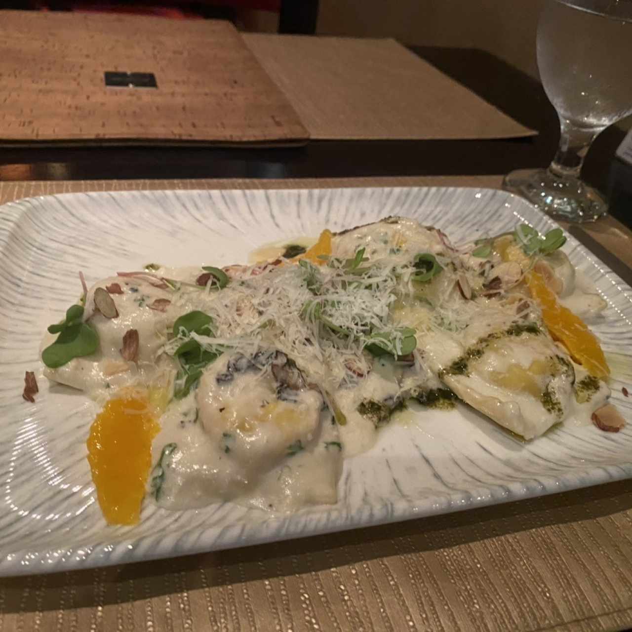 Raviolis de salmón