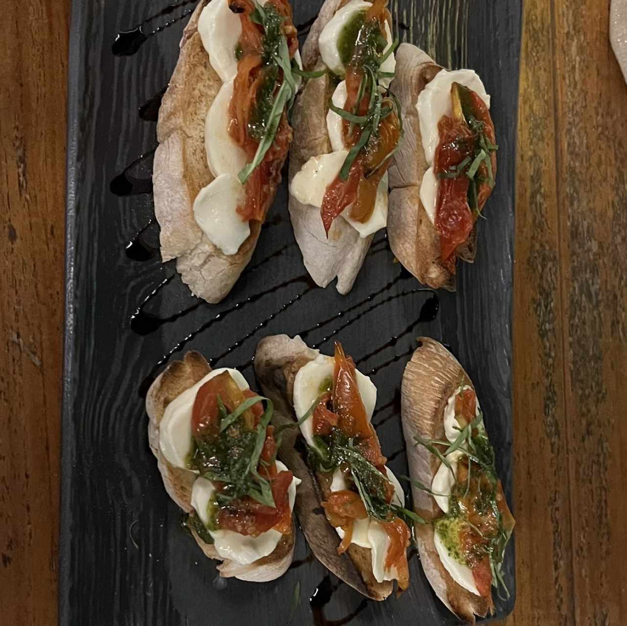 Entradas - Bruschettas Capressa