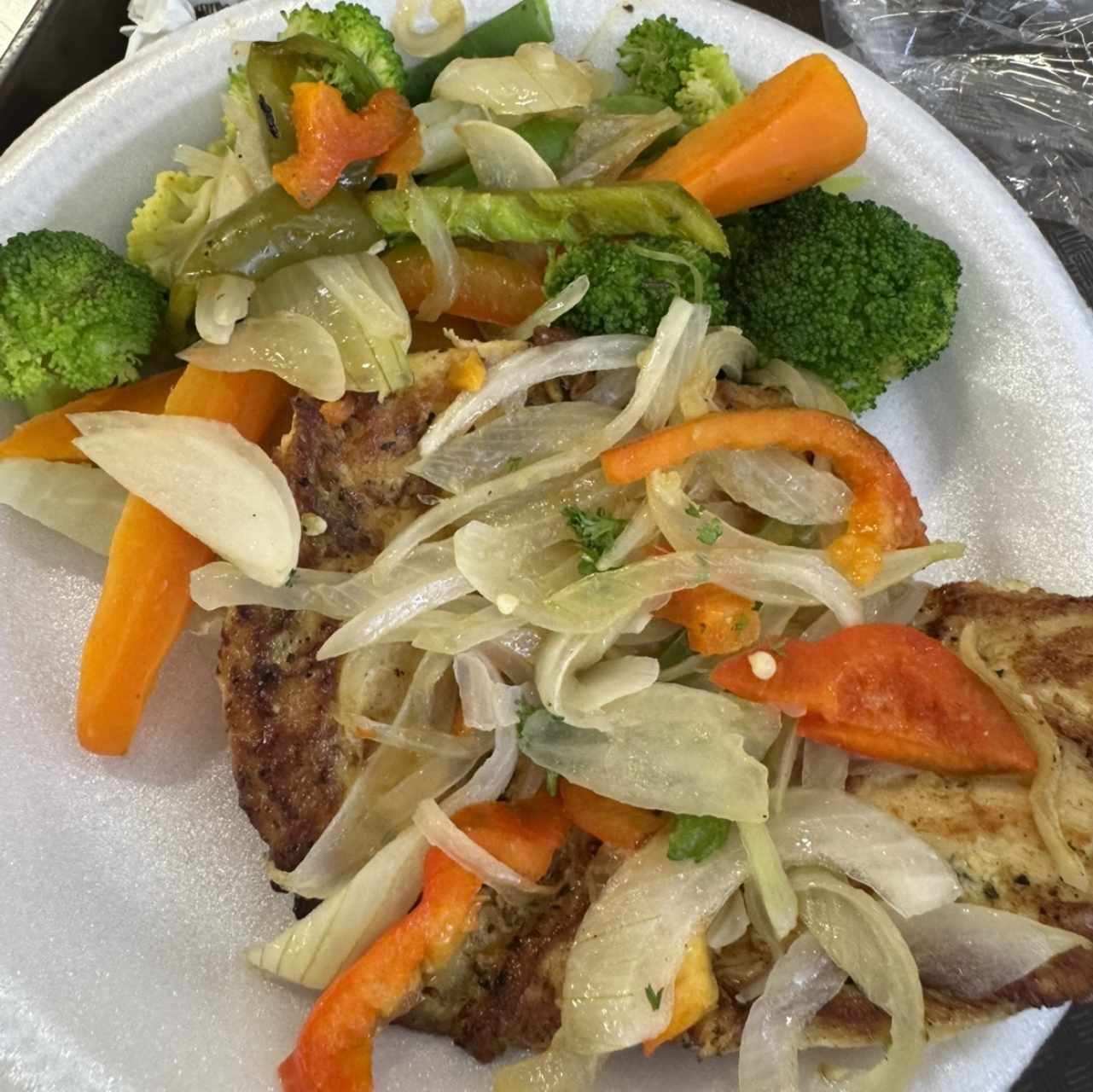 Filete de pechuga de Pollo a la Plancha +1 Chicha Gratis 12 oz