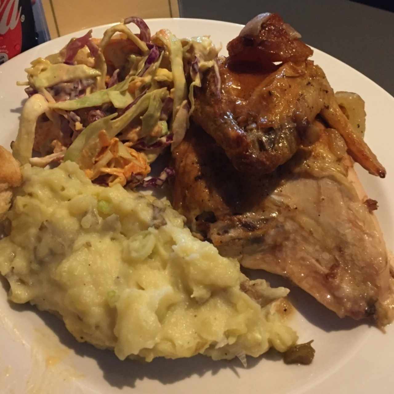 Pollo, puré y ensalada