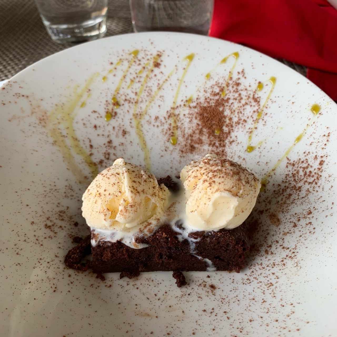 brownie con helado