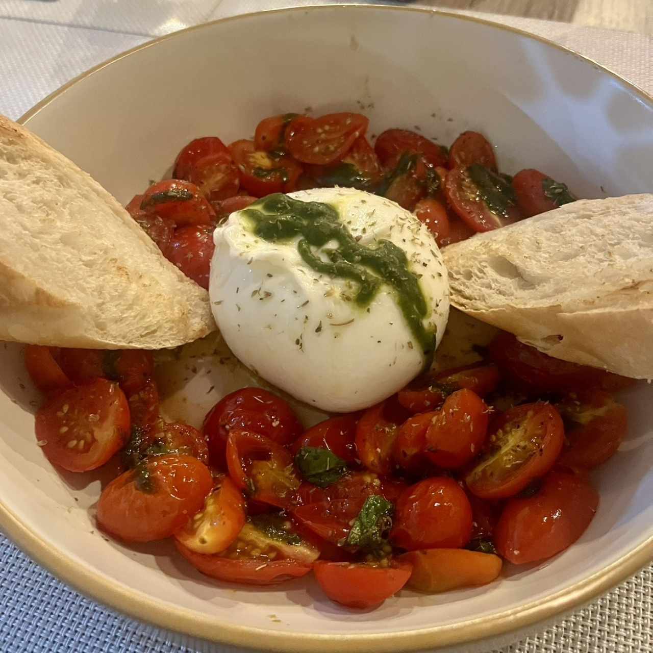 Burrata y tomate
