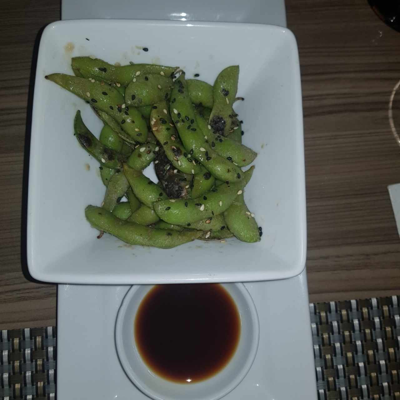 Edamame a la plancha con sal marina