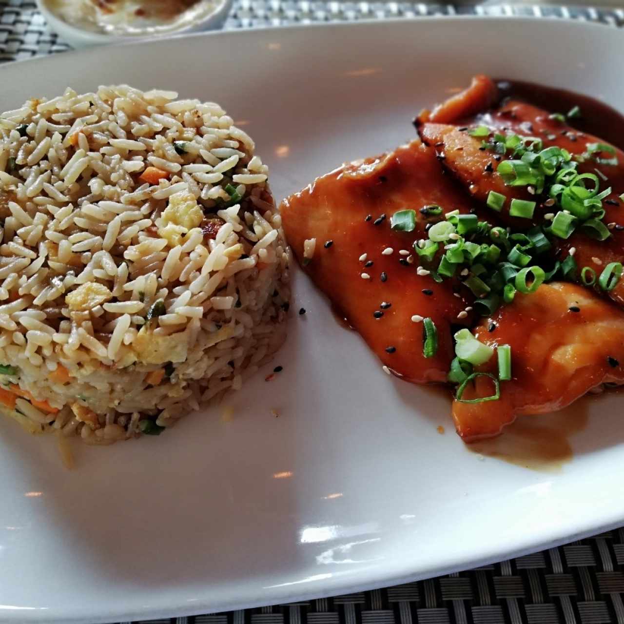 salmón teriyaki