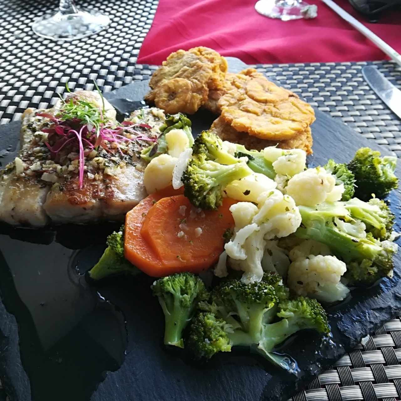 Pescado al Ajillo 