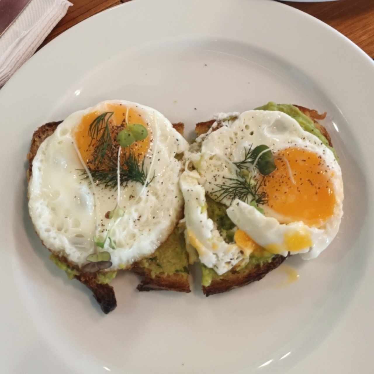 DESAYUNO - AVOCADO TOAST