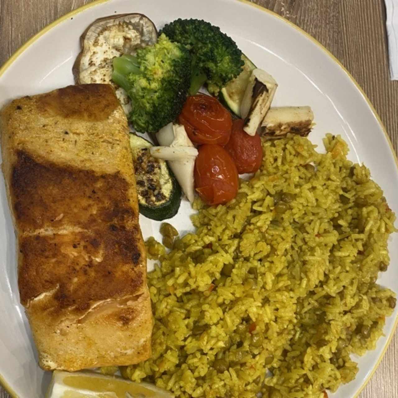 Platos Fuertes - Salmón Al Grill