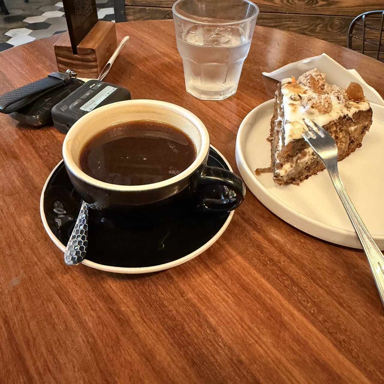 Americano + Carrot cake 
