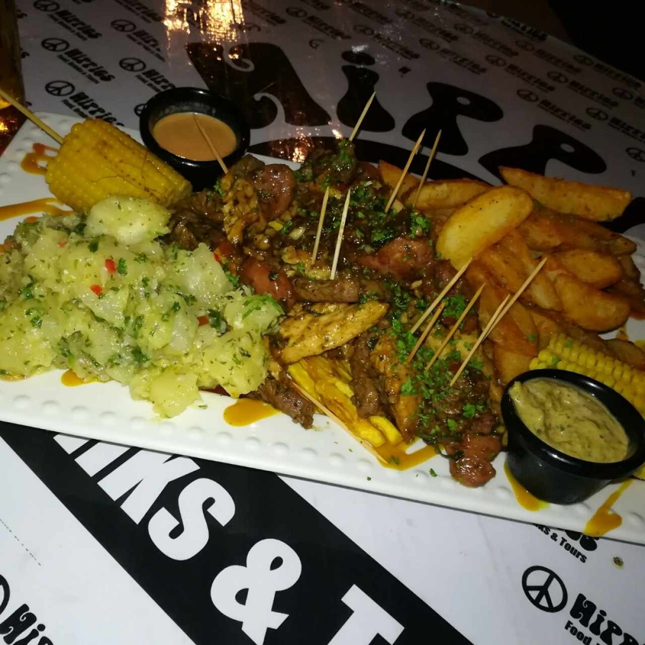 Picada Hippies - la mejor yuca al mojo que he probado 