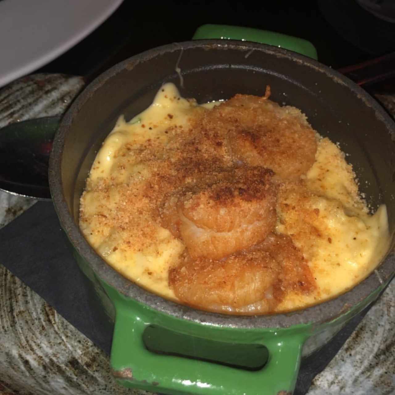 MAC AND CHEESE CON CAMARONES