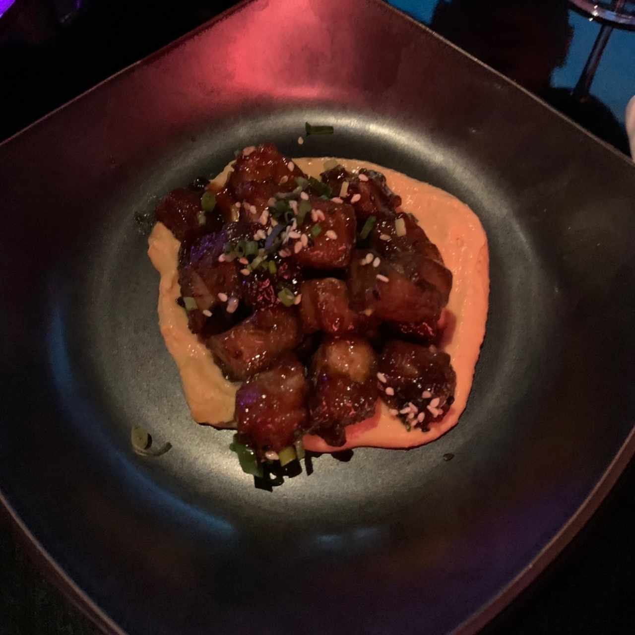 COSTILLAS HUMMUS