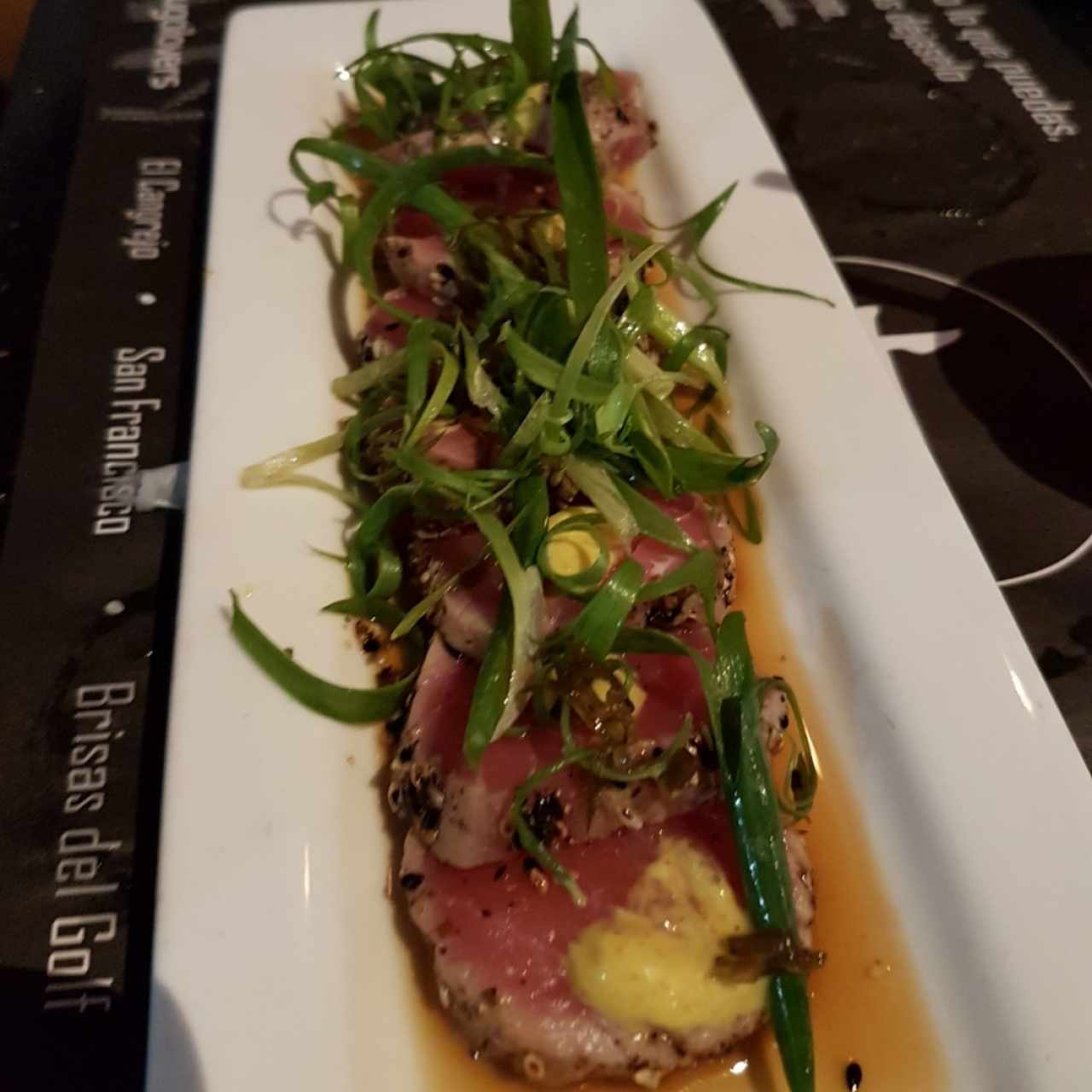 Entradas Frías - Tuna Tataki