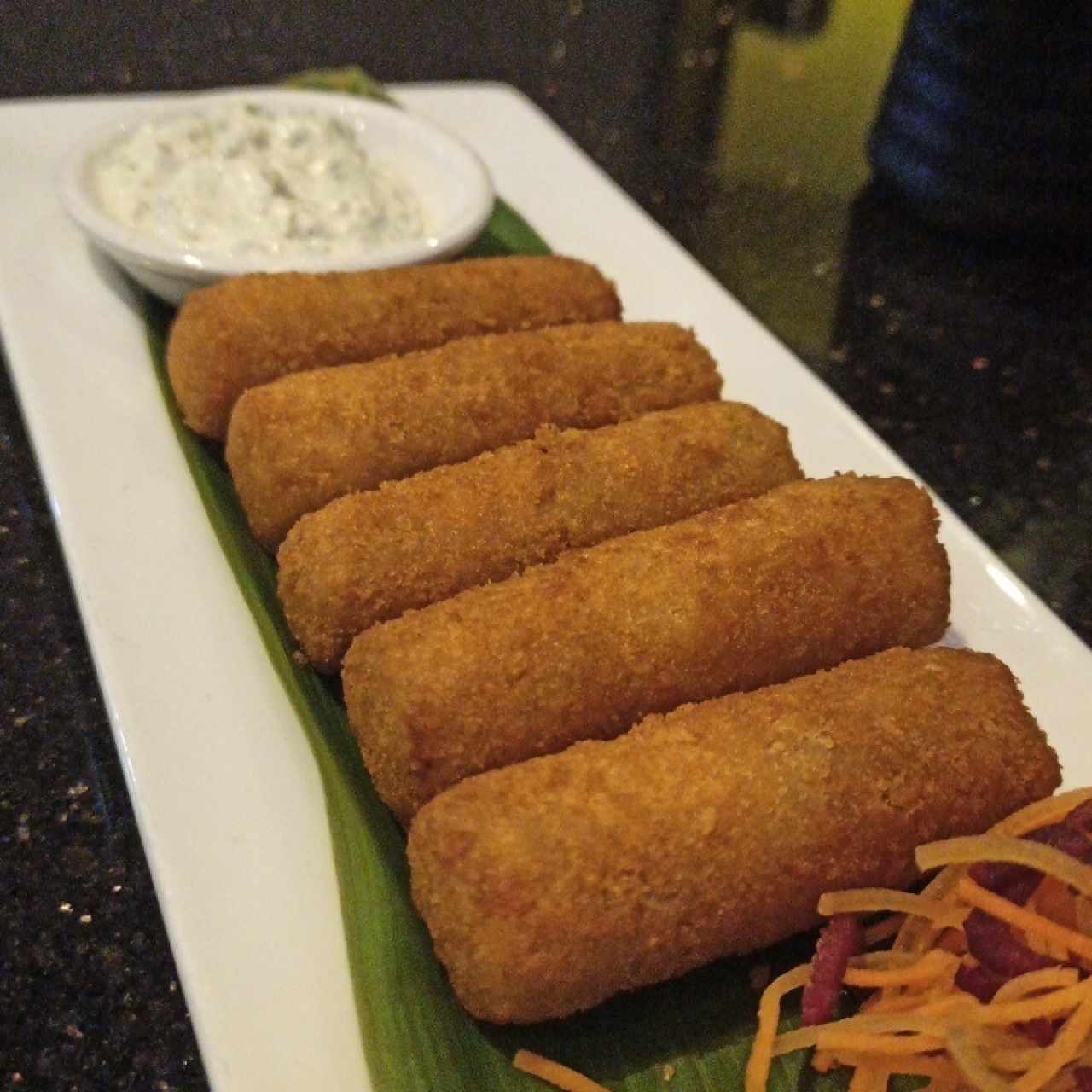 Entradas Calientes - Croqueta de Salmón