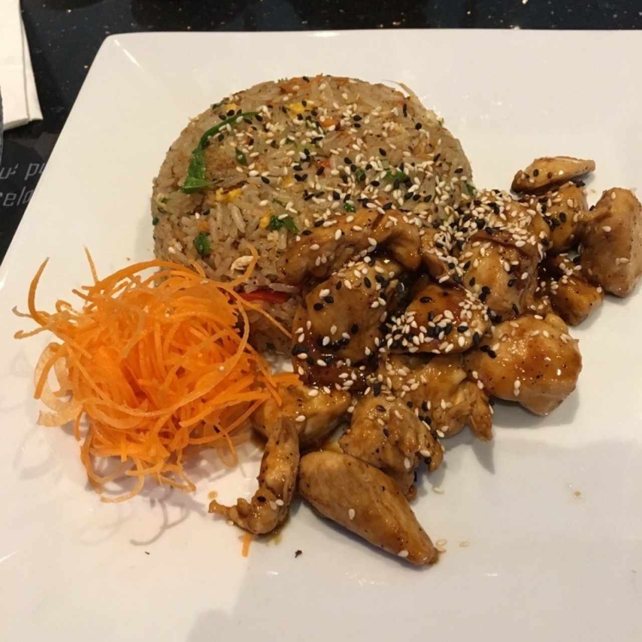 Yakimeshi de Pollo.