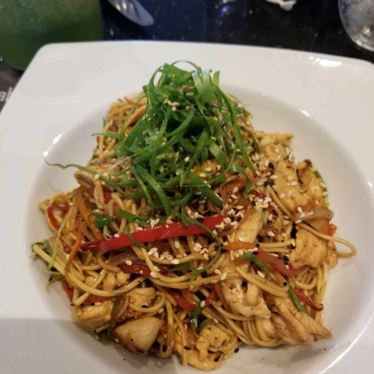 Yokosoba con pollo
