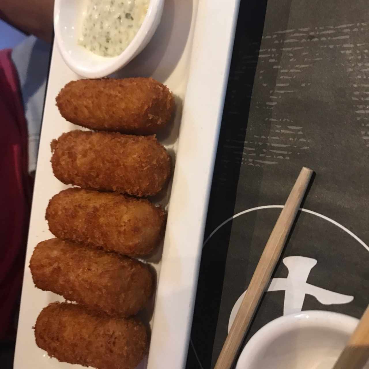 Entradas Calientes - Croqueta de Salmón