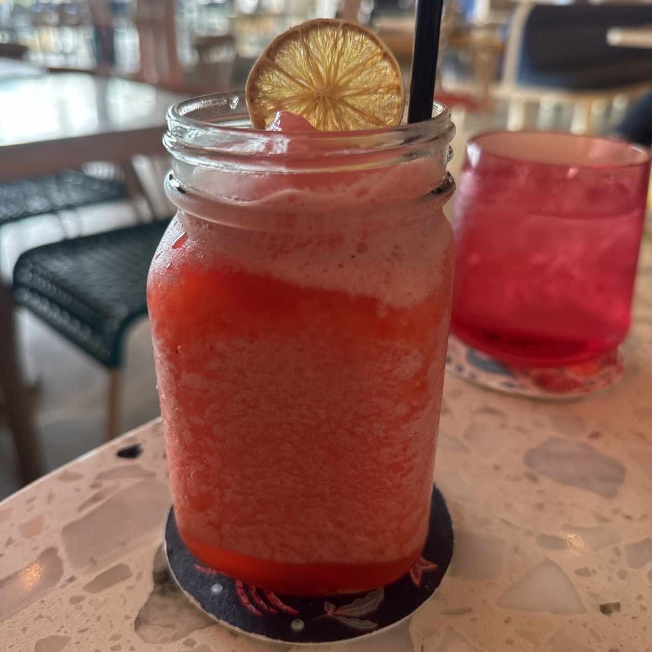 Limonada de frutos rojos