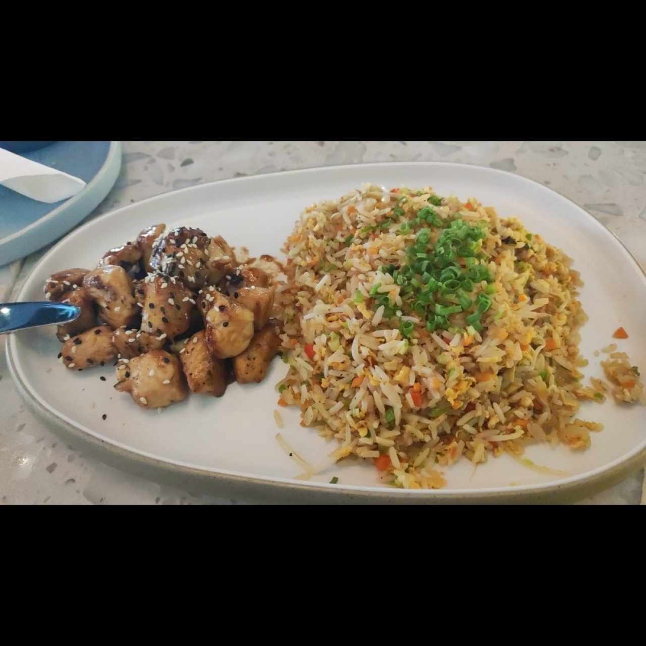 Yakimeshii de pollo 