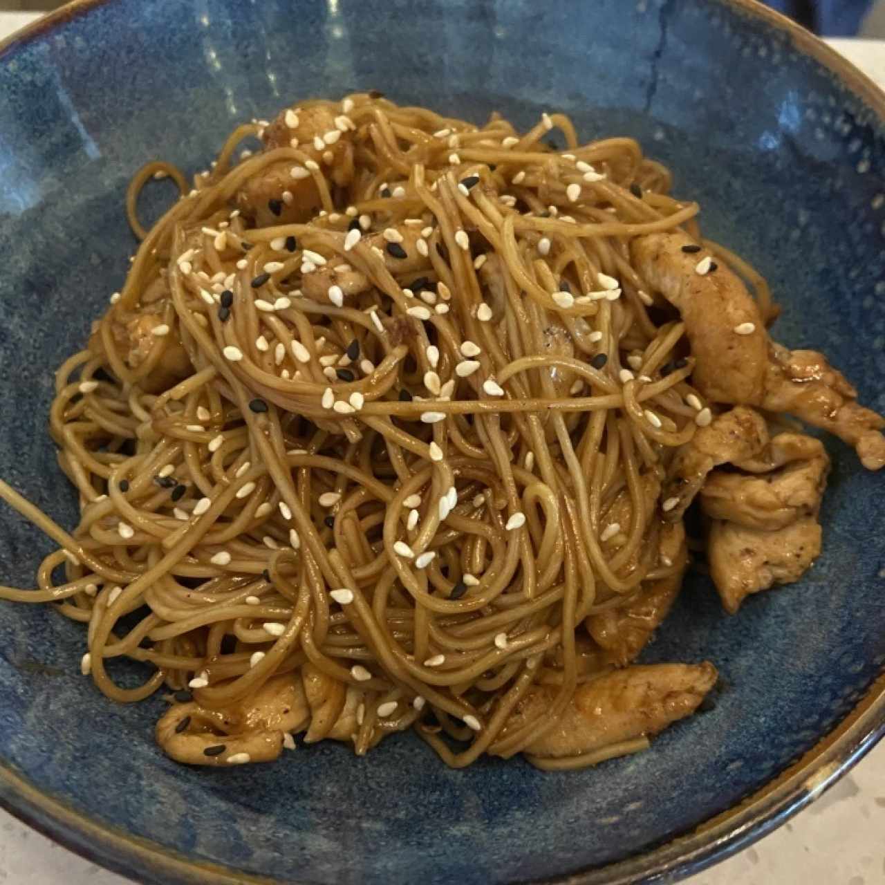 Fideos con pollo