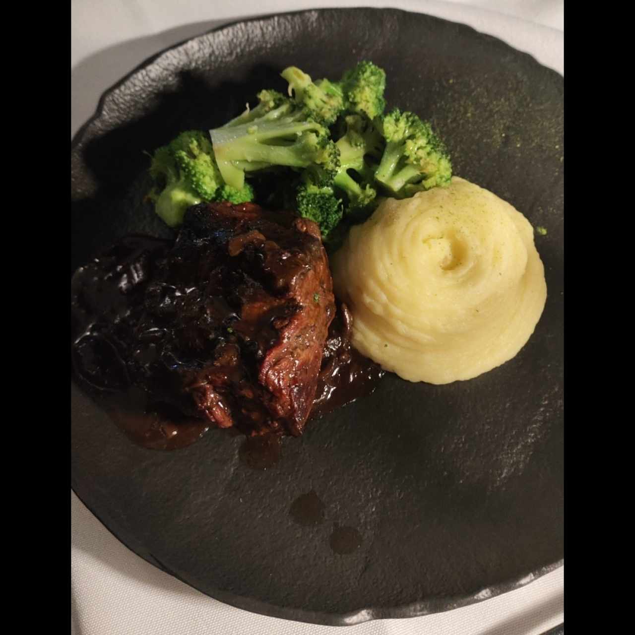 Filete de res con puré 