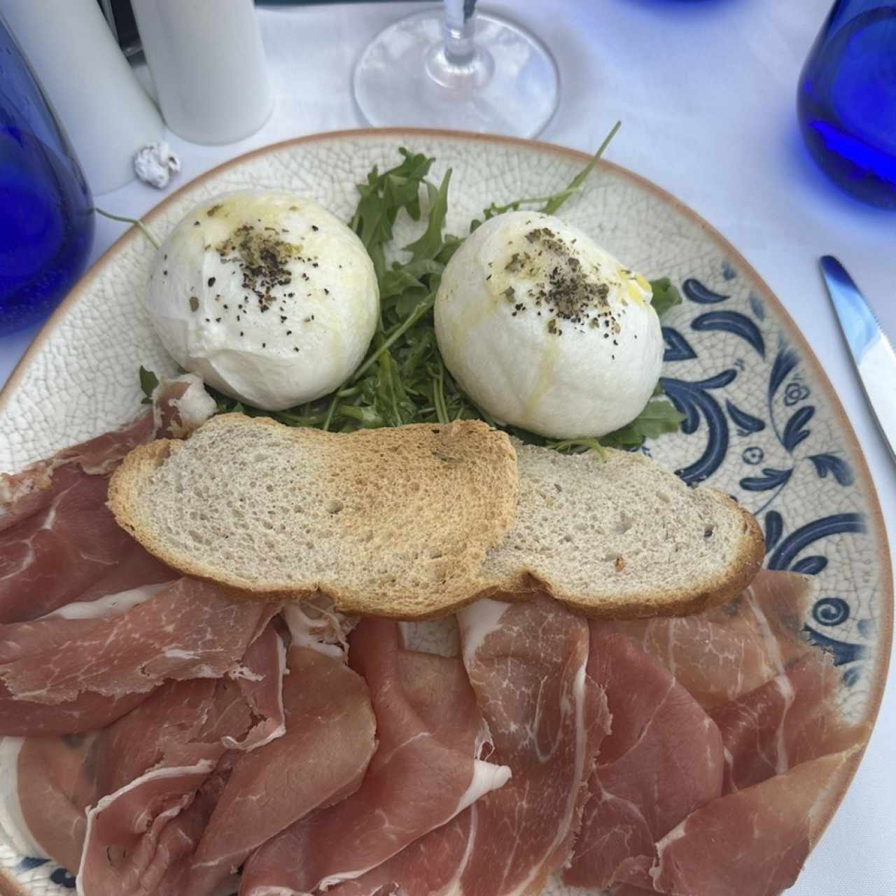 Antipasti - Burrata Con Prosciutto
