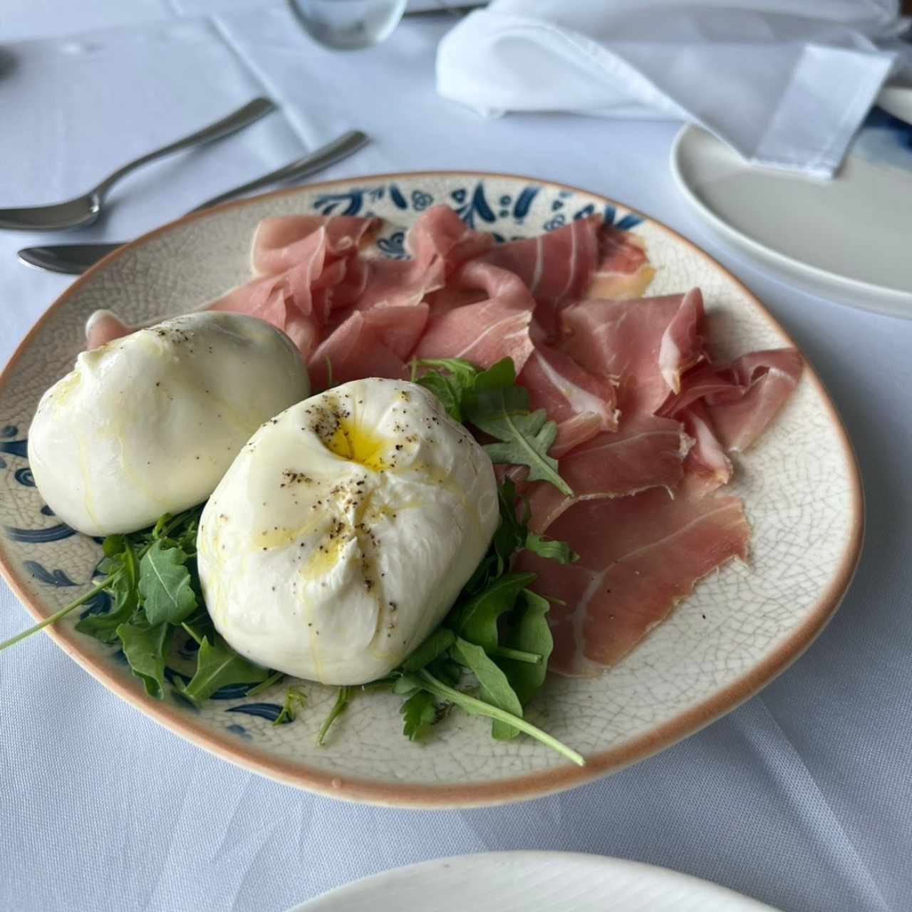Antipasti - Burrata Con Prosciutto