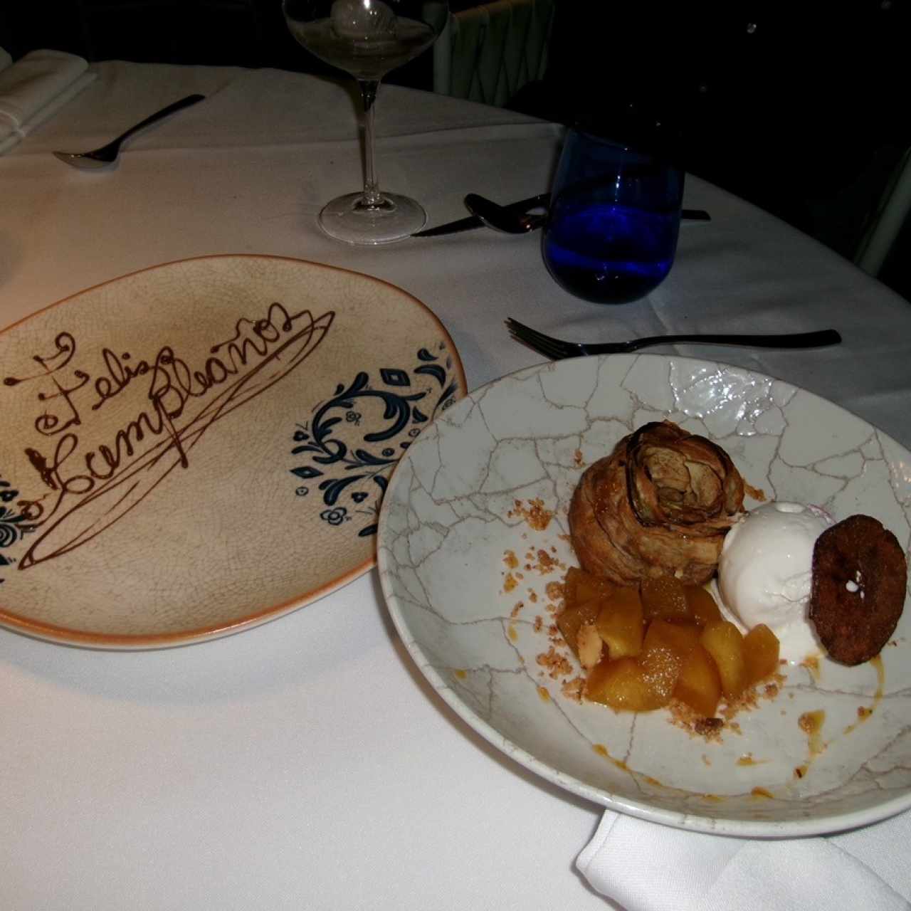 Volcán de chocolate con helado de vainilla