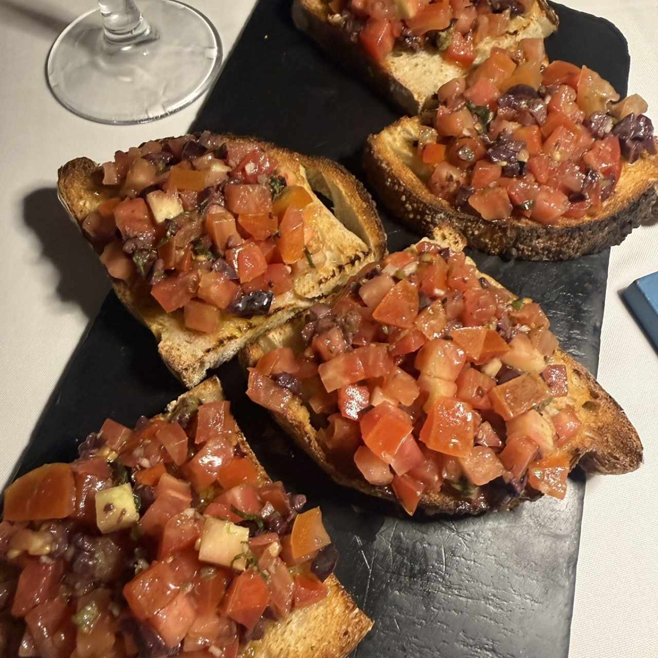Antipasti - Bruschetta Mediterranea