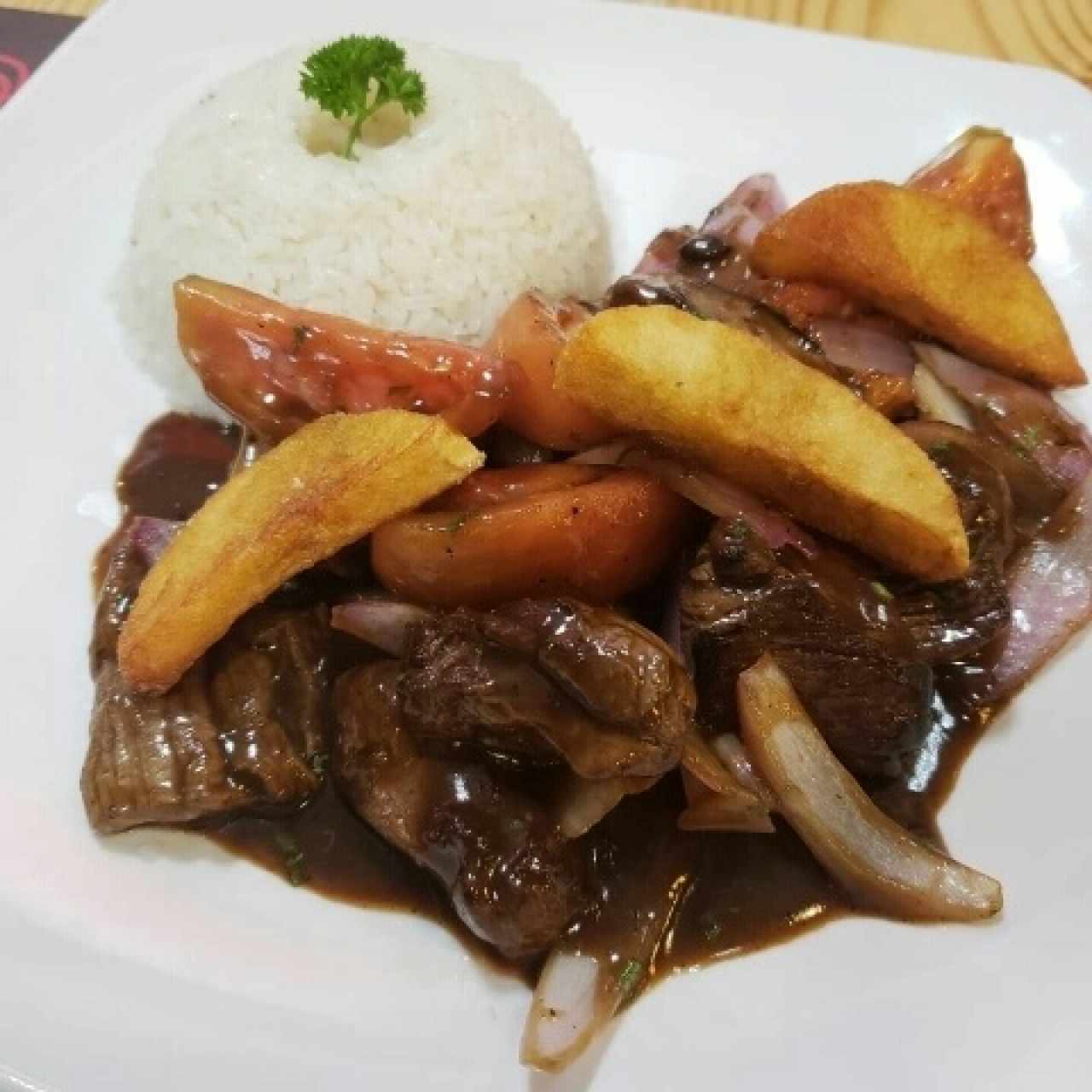 lomo saltado 