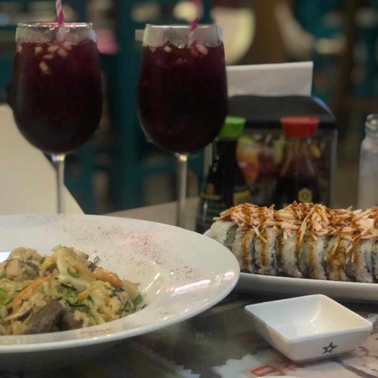 NasiGoreng Mixto y Roll Bangkok de Camarón 