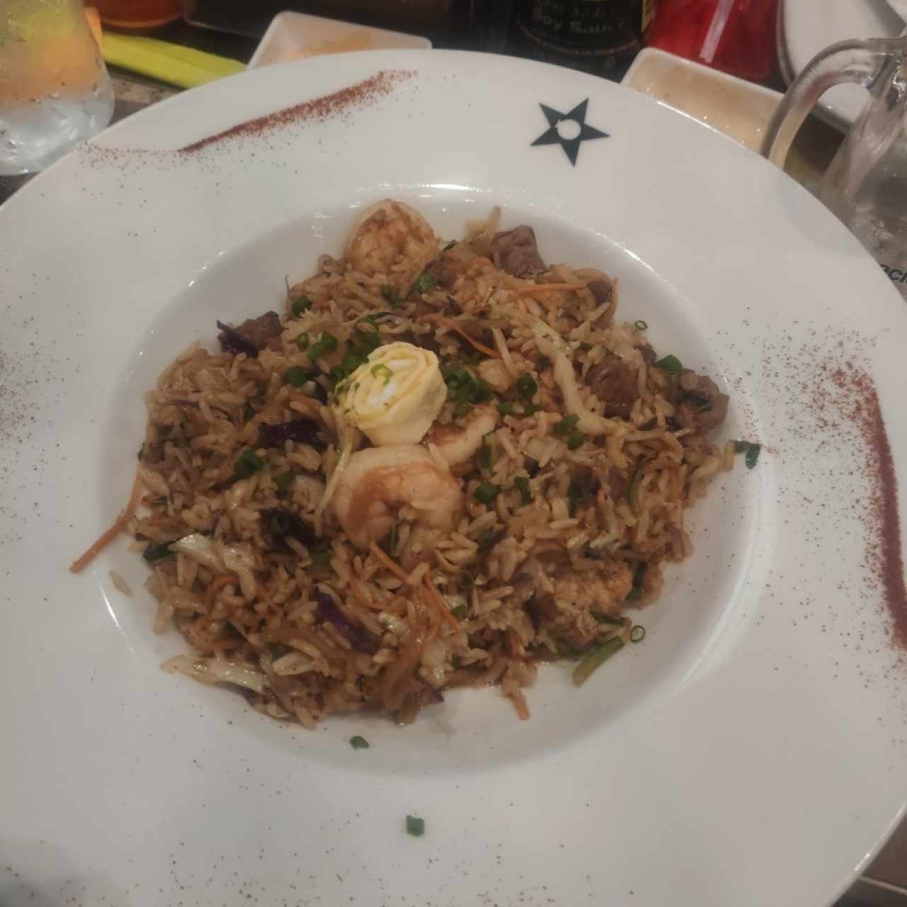 Nasi Goreng Mixto (Res, pollo y camarón)