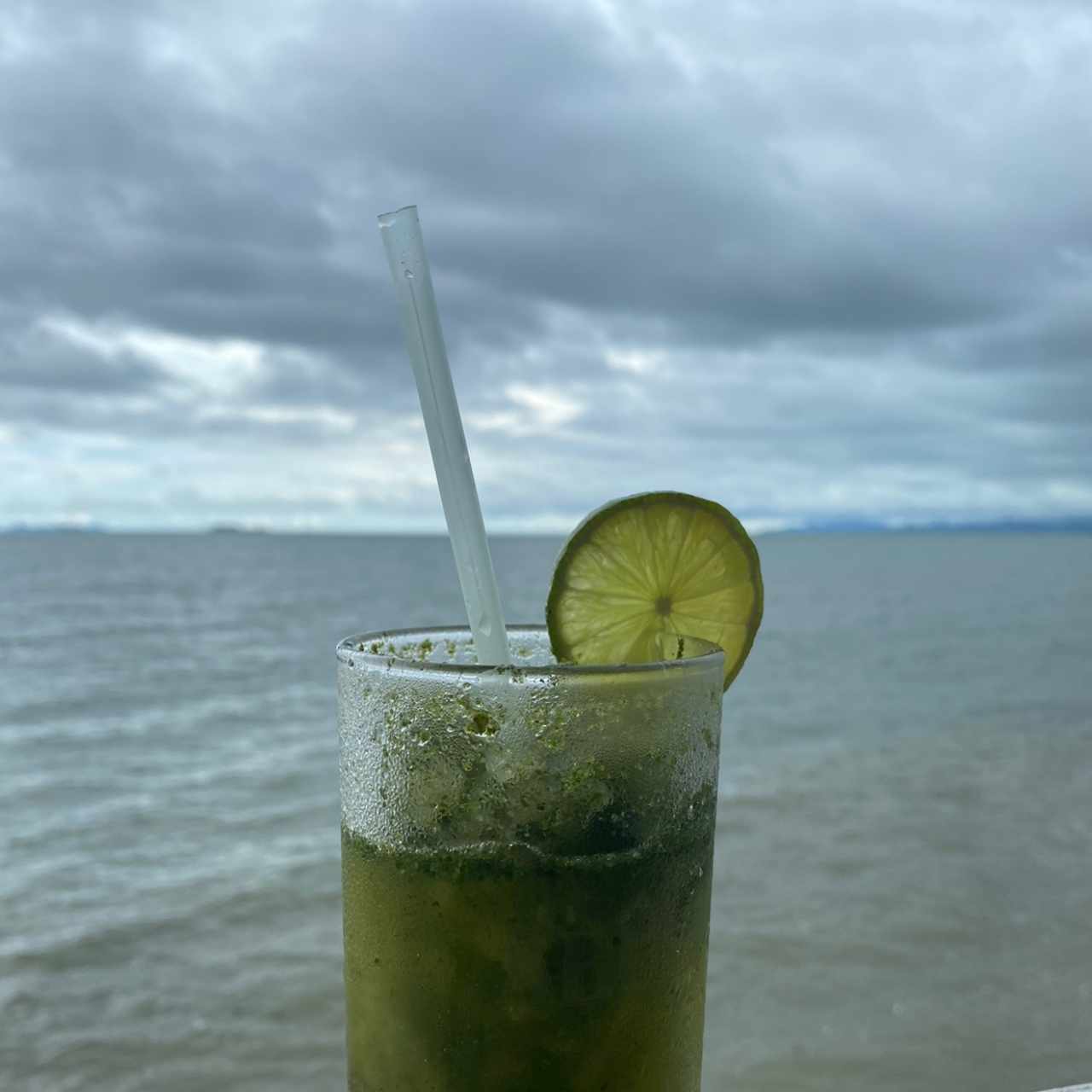 Limonada con hierba buena