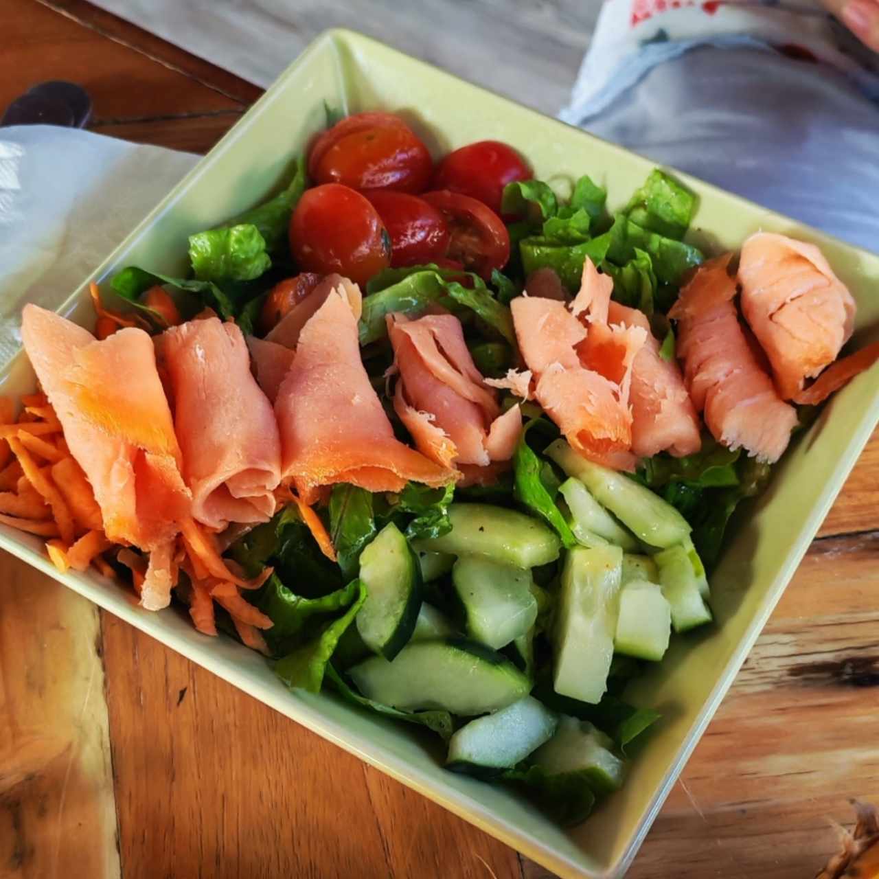 Ensalada Praia con salmón