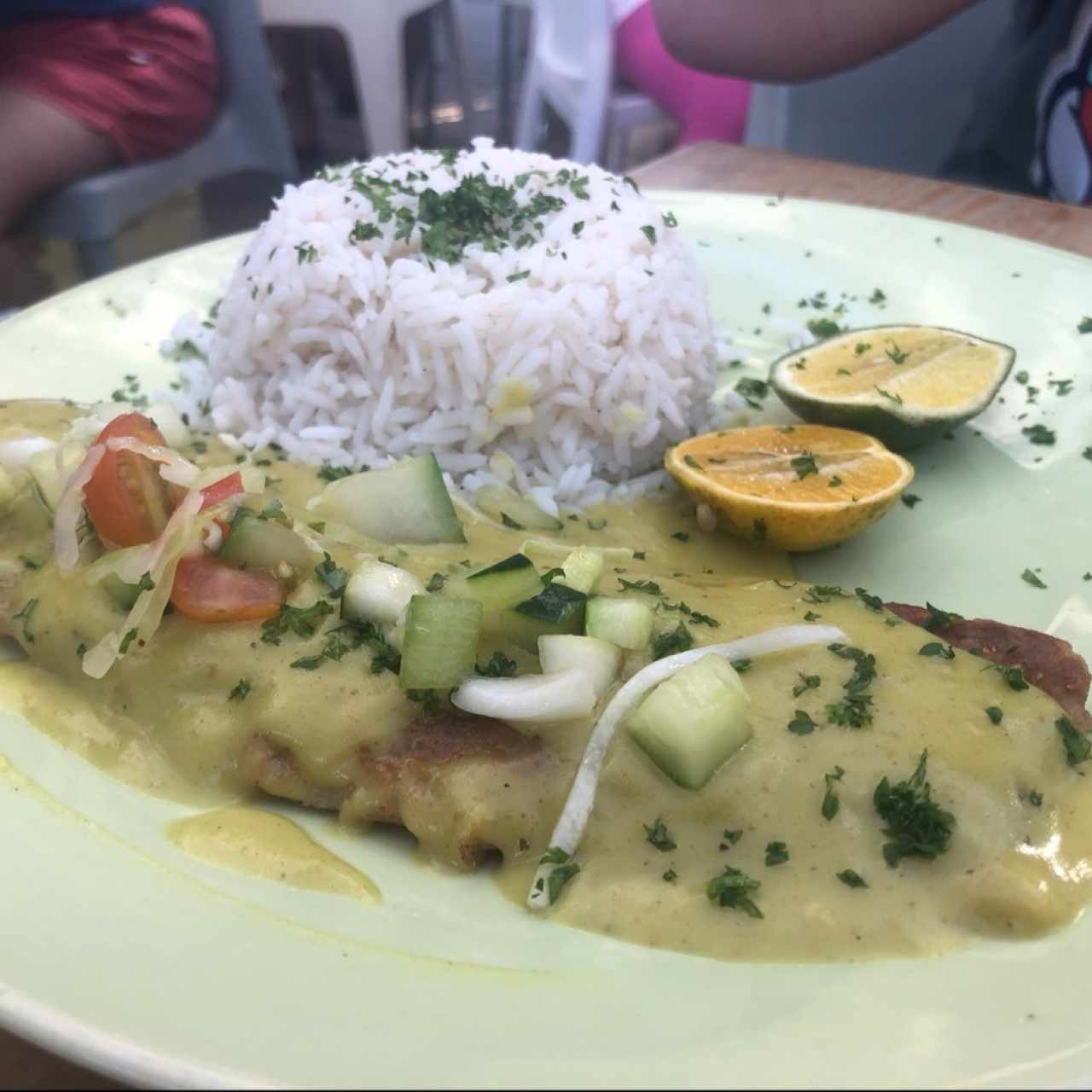 pescado con arroz con coco
