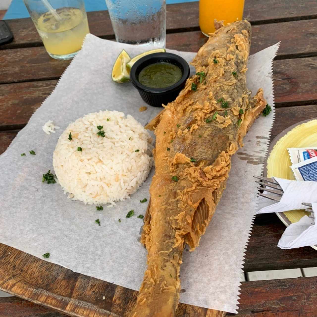 Pescado entero frito 