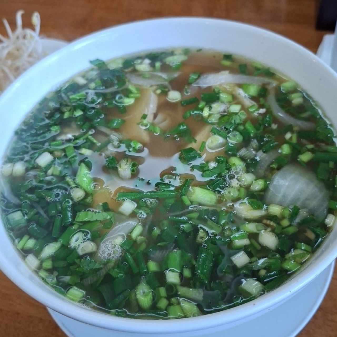 Sopa de Pollo Con Maíz y Hongos