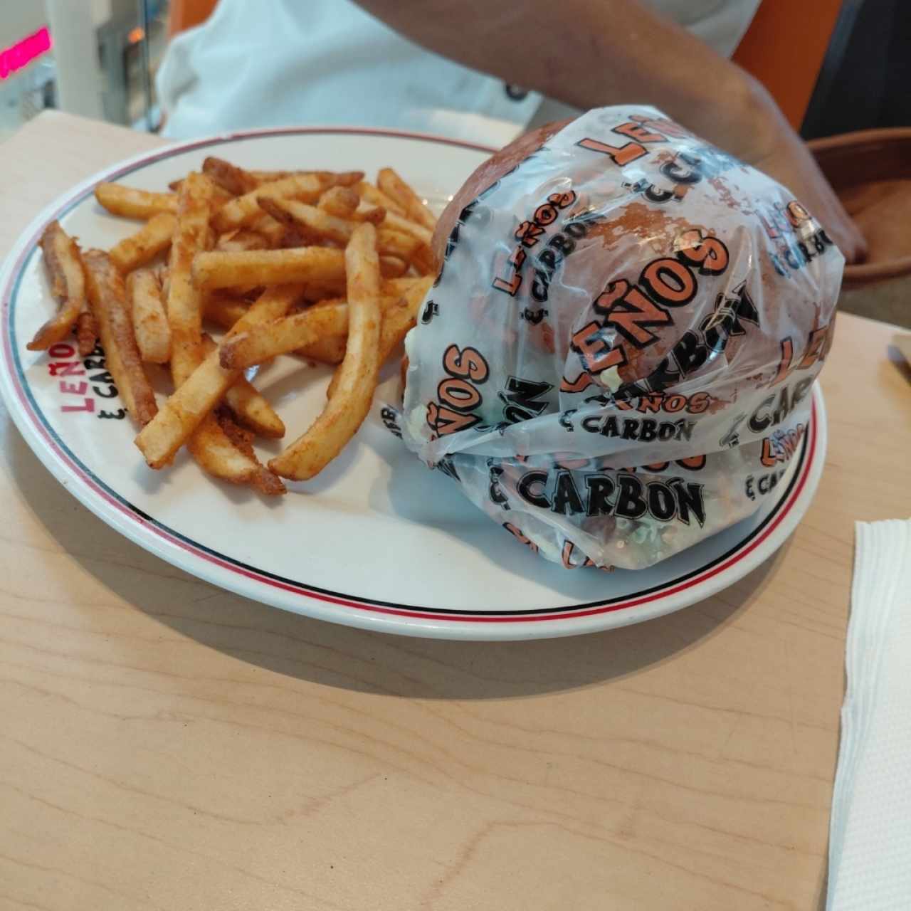 HAMBURGUESA LEÑOS & CARBÓN ANGUS USDA CHOICE