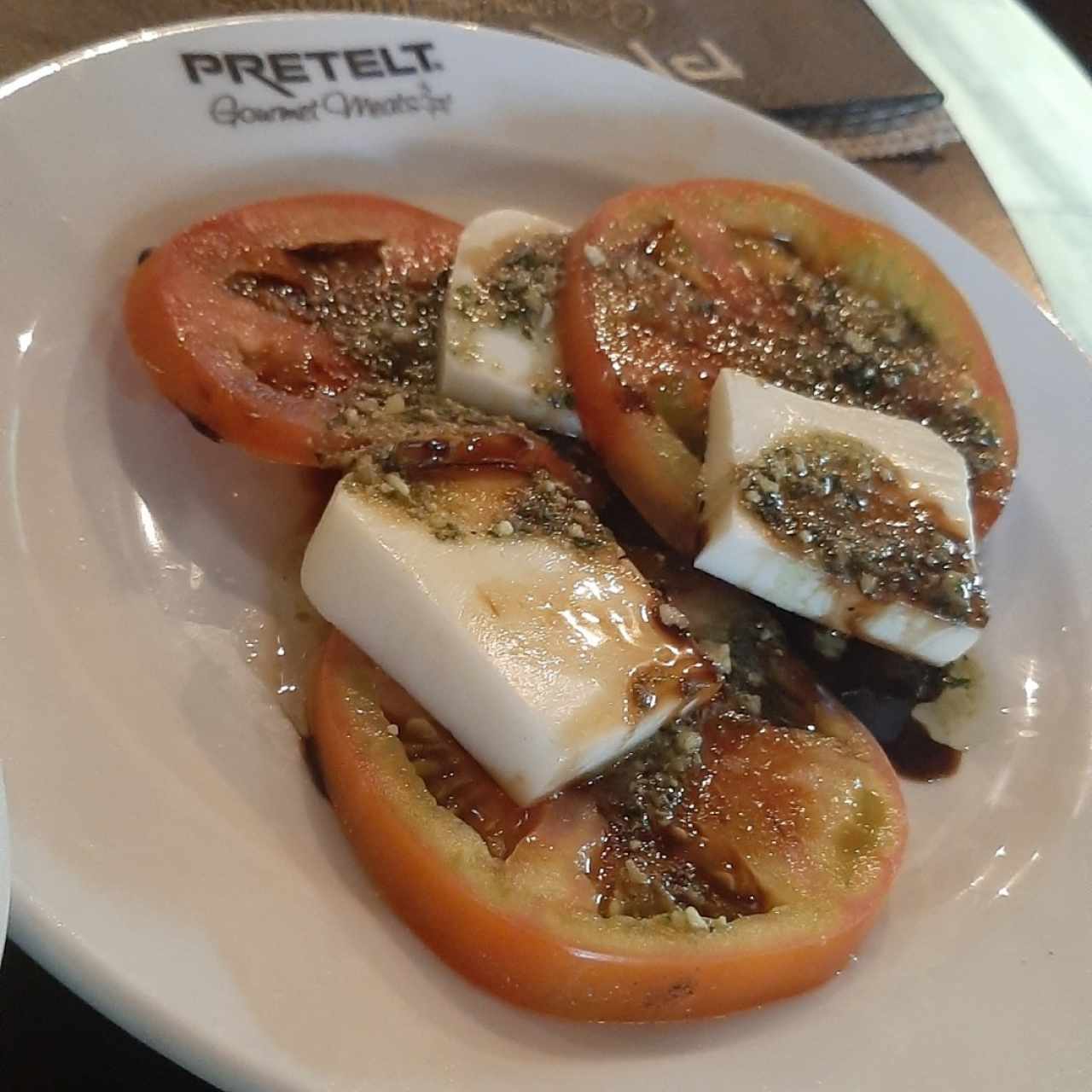 ACOMPAÑAMIENTOS / ENSALADAS - ENSALADA CAPRESSA