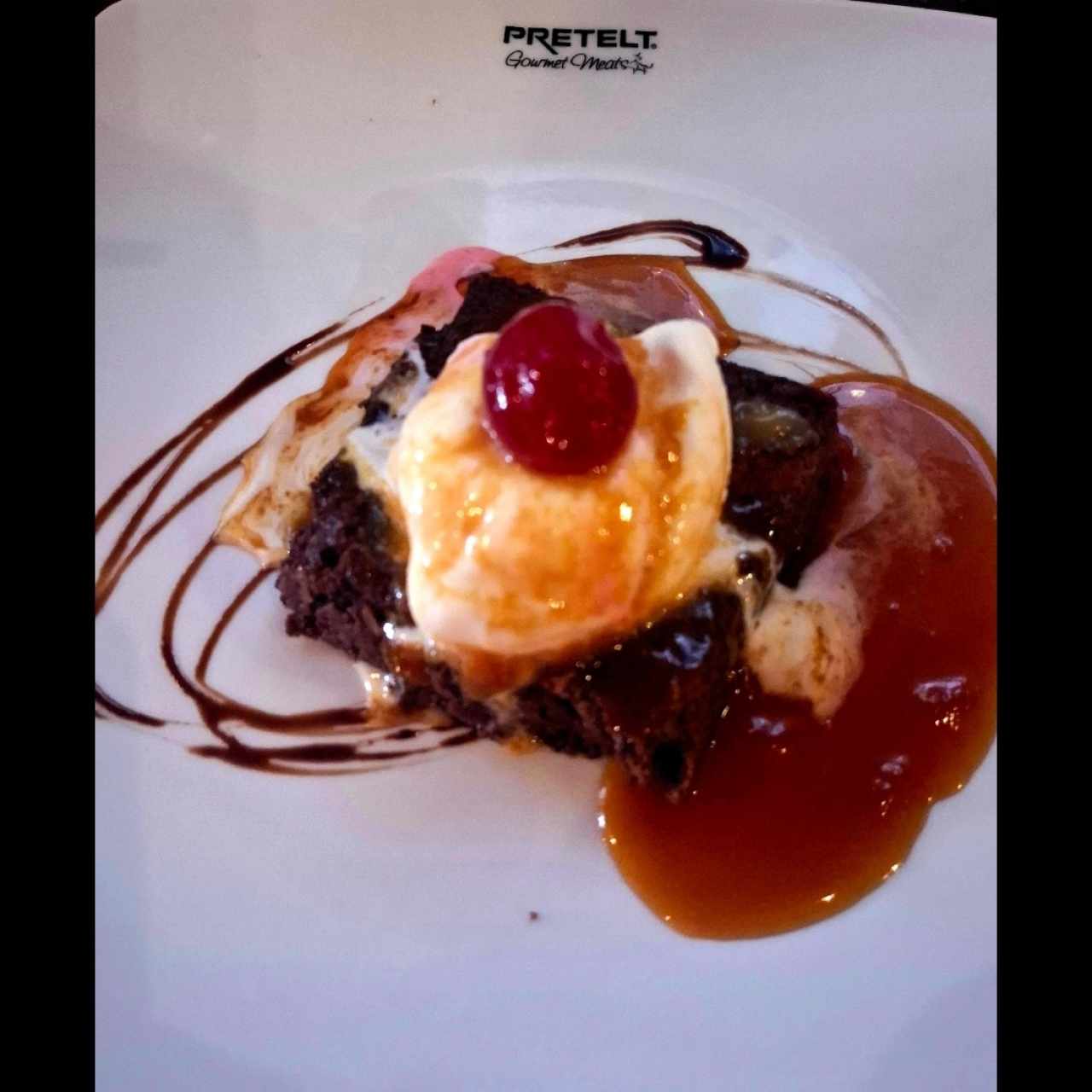 Brownie con helado