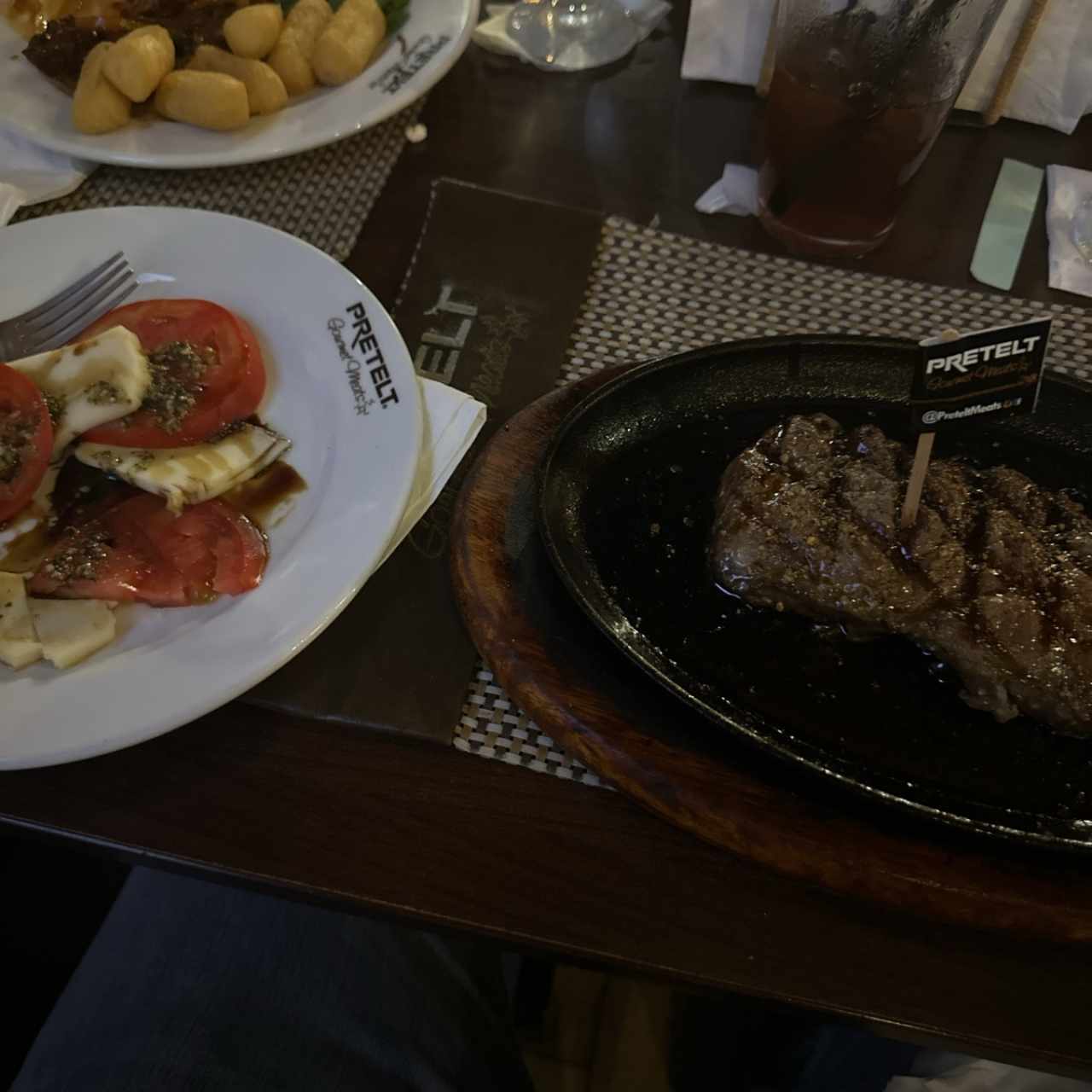 Angus y capressa