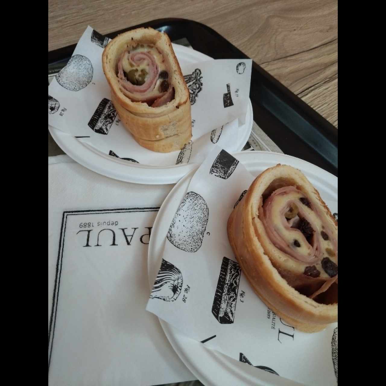 Pan con jamón y queso
