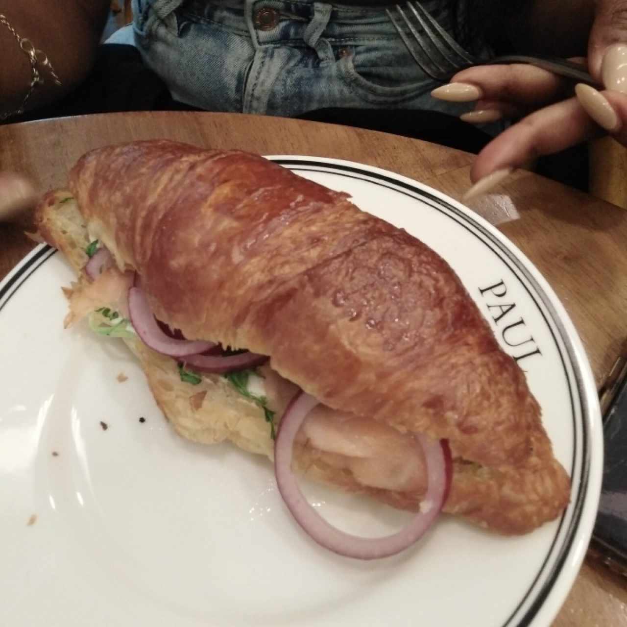 Croissant de salmón ahumado
