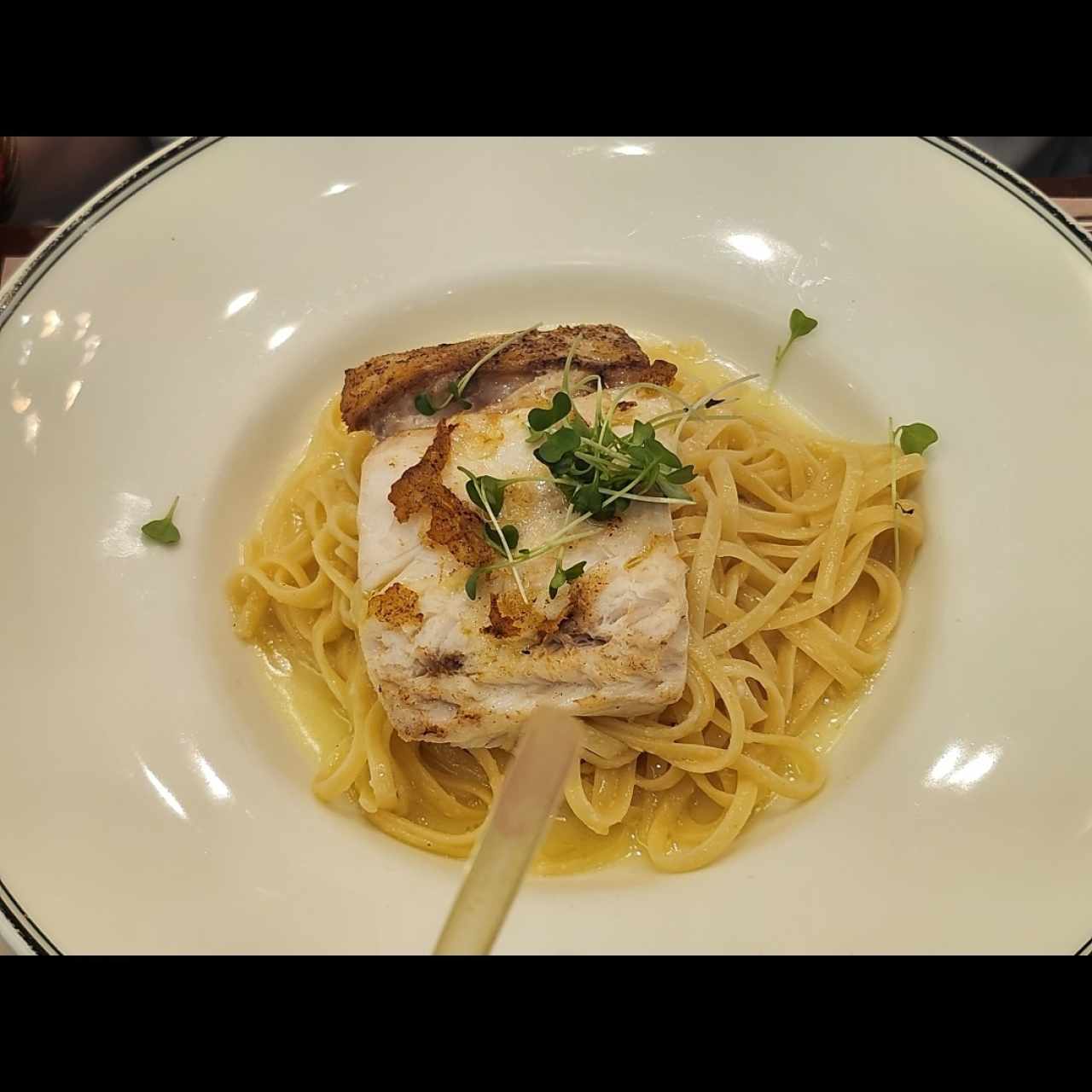 Corvina Avec Páte au Pesto