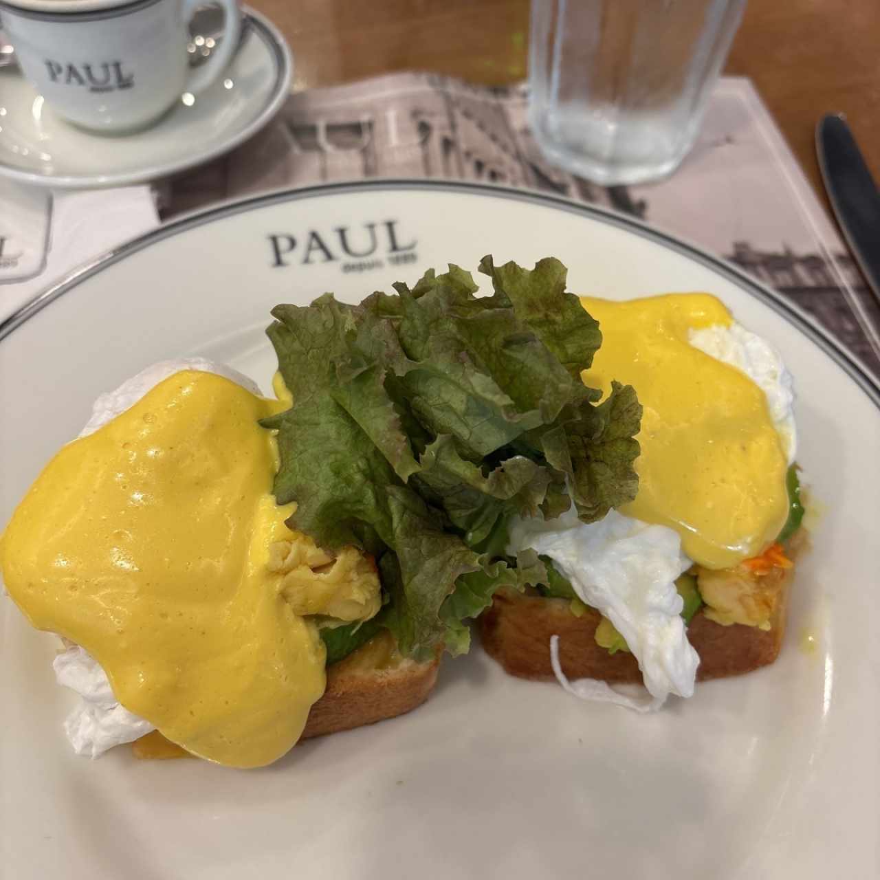 Oeufs Bénédictine au Saumon Fumé